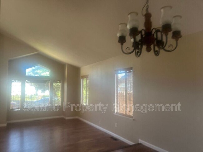 Building Photo - 184 Nantucket Cir