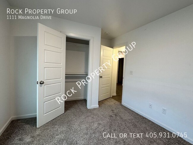 Building Photo - 1111 Magnolia Dr