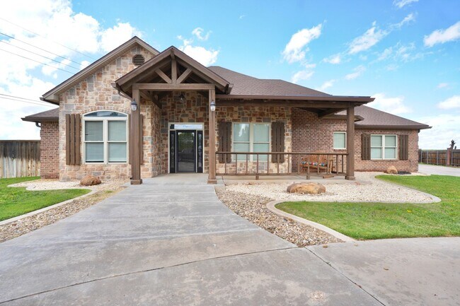 Primary Photo - 4 Bedroom 3 Bathroom Home is Llano Estates!