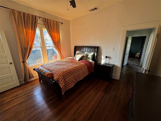 Building Photo - 1802 Seevers Ave