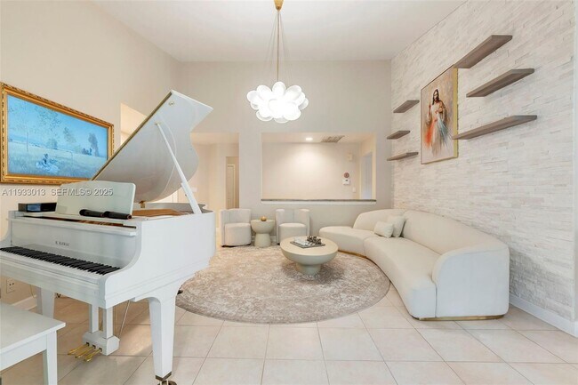 Building Photo - 1583 Eastlake Way