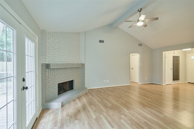 Building Photo - 5 N White Pebble Ct
