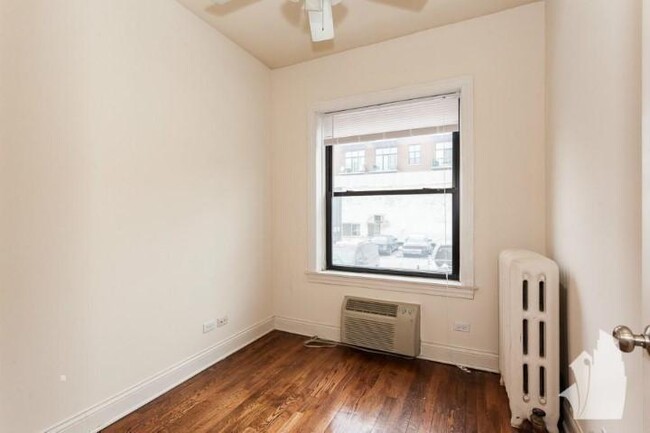 Building Photo - 1 bedroom in Chicago IL 60613