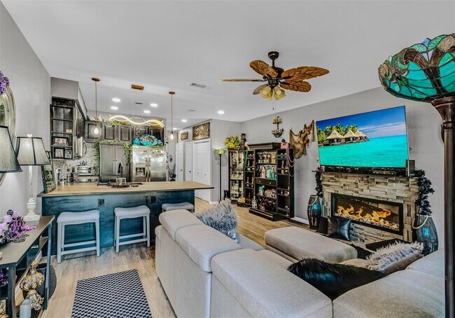 Building Photo - Condo Available Now