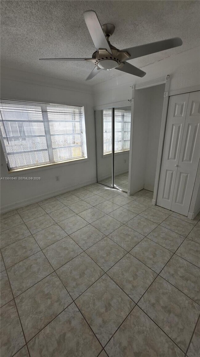 Building Photo - 2114 Biarritz Dr