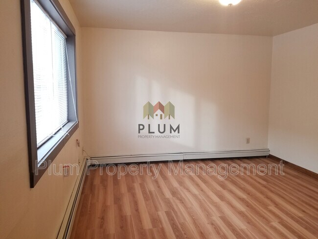 Building Photo - 720 Turner St