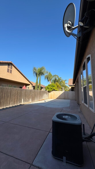 Building Photo - 5959 E Via Casella Dr