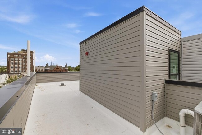Building Photo - 4021 Brown St