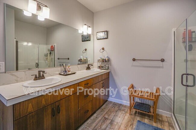 Building Photo - 2511 NE 59th St