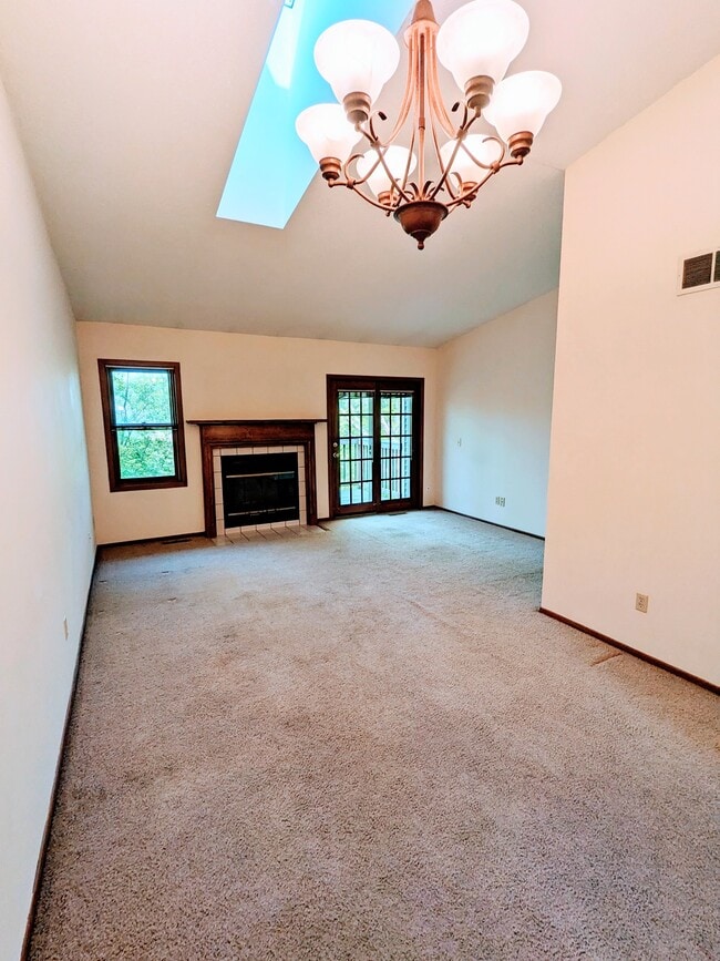 Building Photo - 7243 Bren Ln