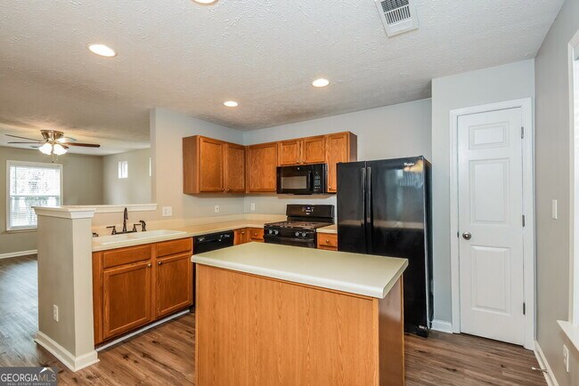 Building Photo - 632 Spanish Oak Dr