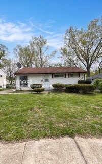 Building Photo - 3 Bed/1 Bath Home with Fenced Yard / Pet-Friendly / Vouchers Accepted / Coming Soon!