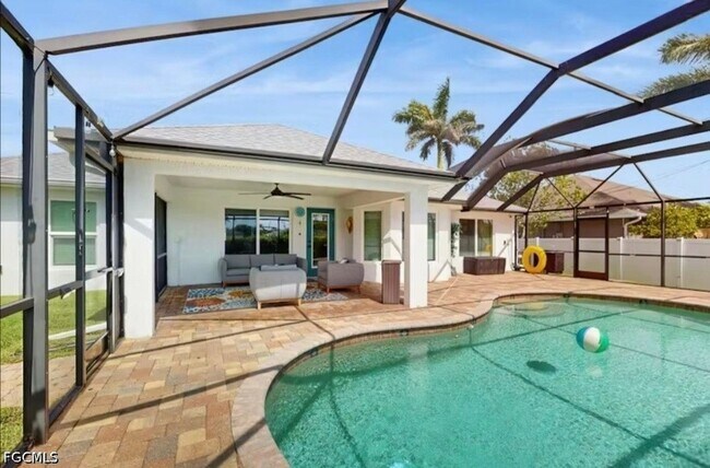 Building Photo - 3729 Agualinda Blvd