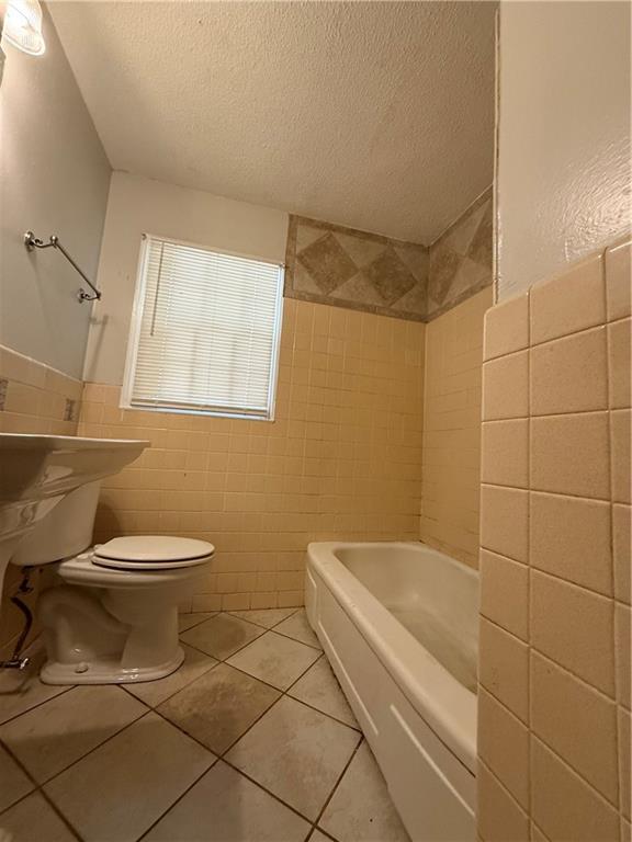 Building Photo - 1308 Charmaine Cir