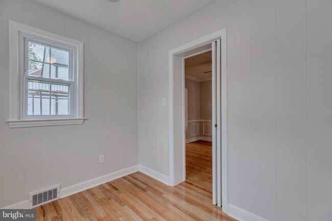 Building Photo - 3714 17th St NE