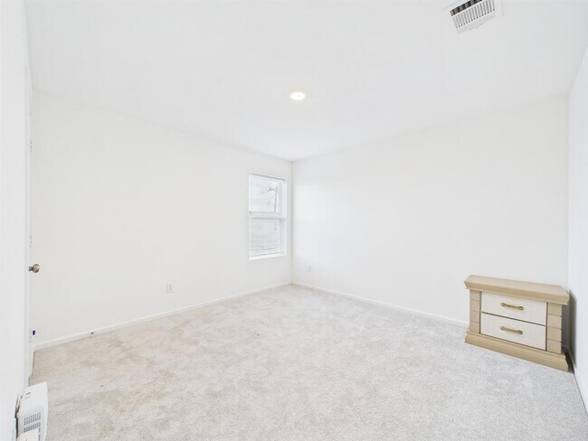 Building Photo - 2919 Summer Breeze Wy