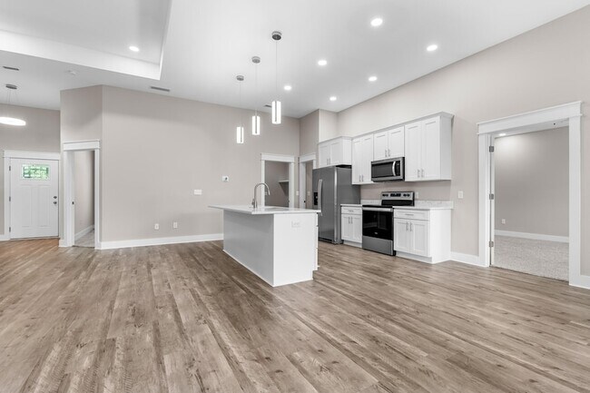 Building Photo - 5 Romana Ln