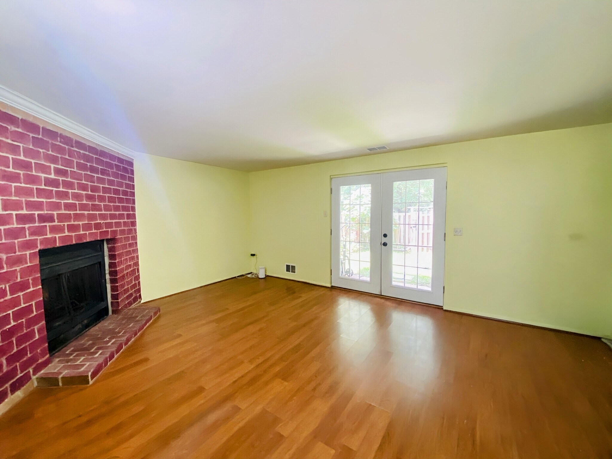 Building Photo - 10690 High Beam Ct
