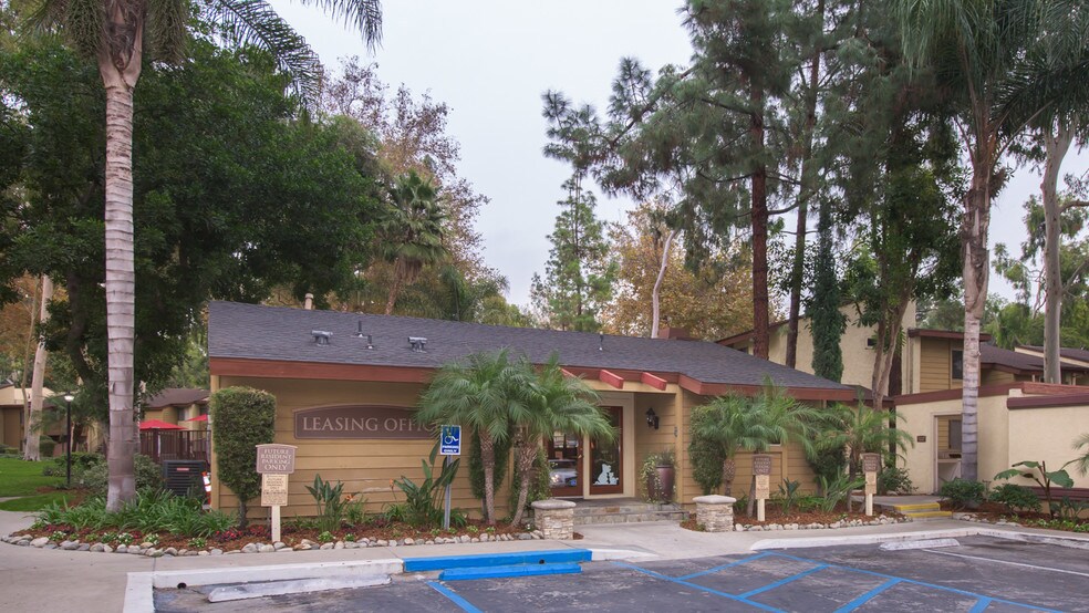 Walnut Ridge Management West Covina, CA Apartment Finder