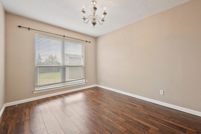 Building Photo - Mansfield Country Club Home