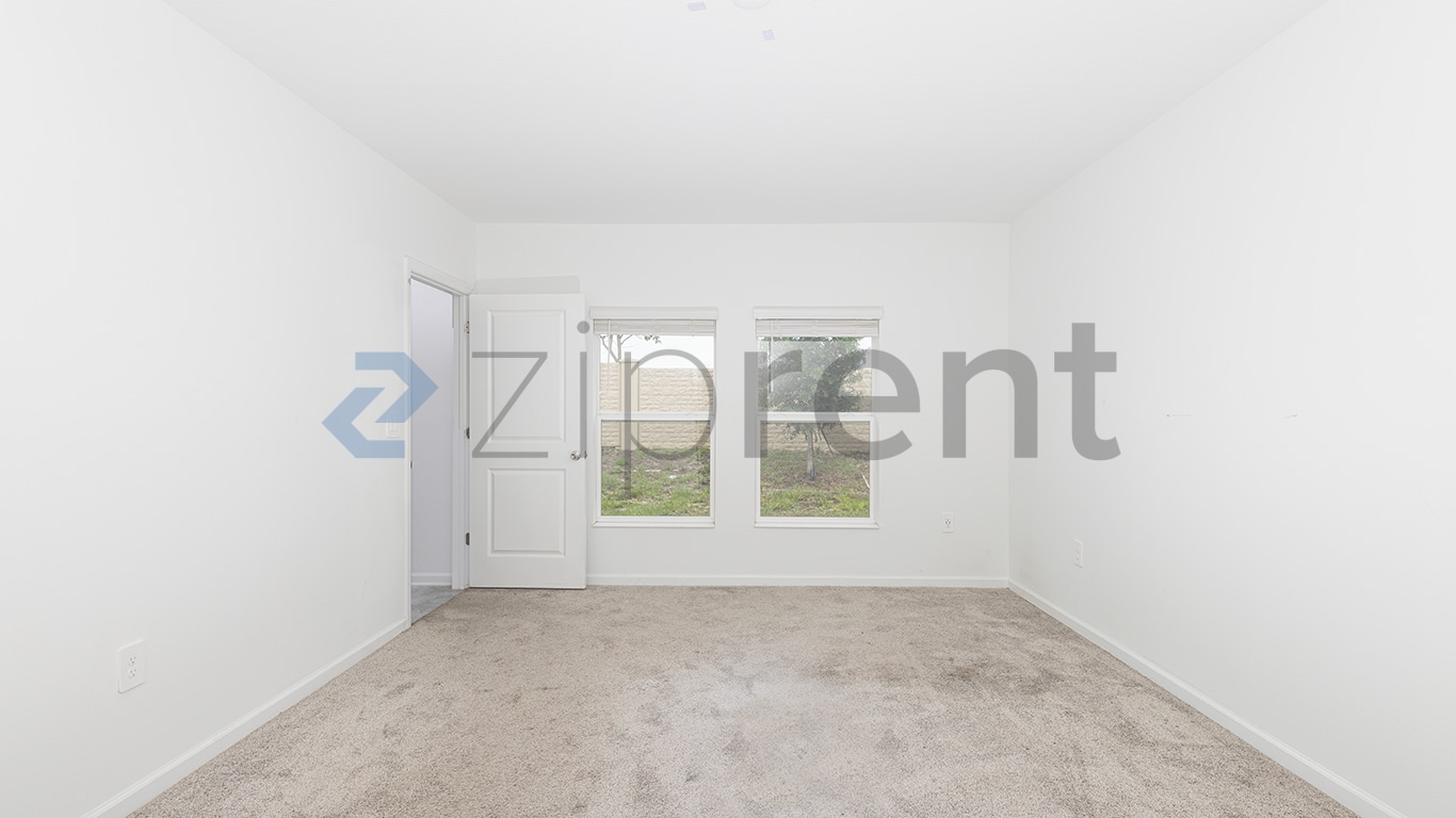Building Photo - Unit