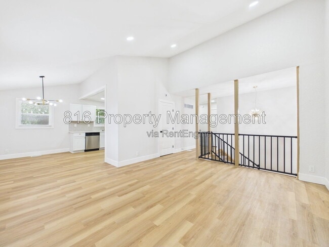 Building Photo - 9524 Manning Ave
