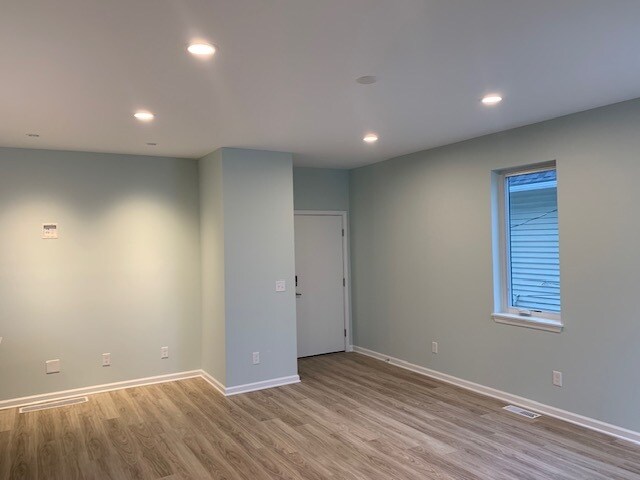 Building Photo - 2451 Thurman Ave