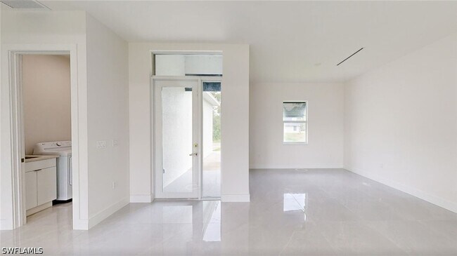 Building Photo - 6048 Stratton Rd