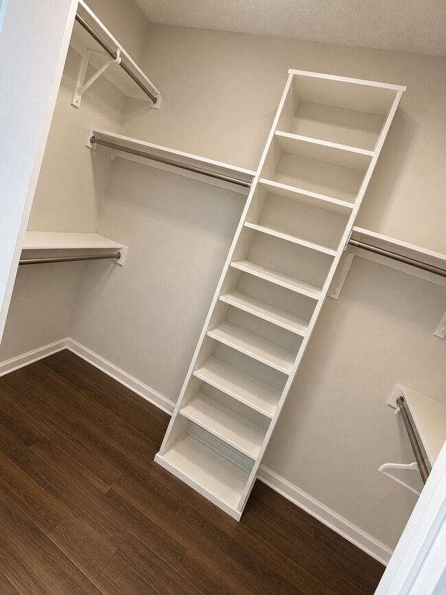 Building Photo - 9307 Lytham Dr