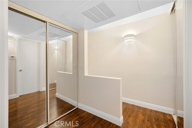 Building Photo - 121 Sinclair Ave