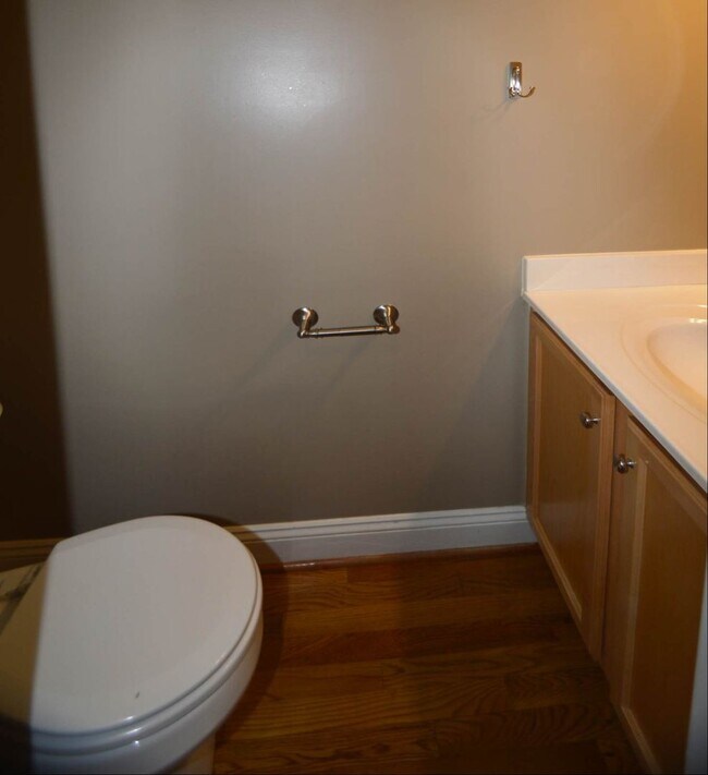 Building Photo - 332 Wyndhurst