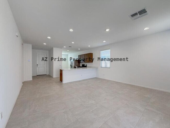 Building Photo - 9810 W Pinchot Ave