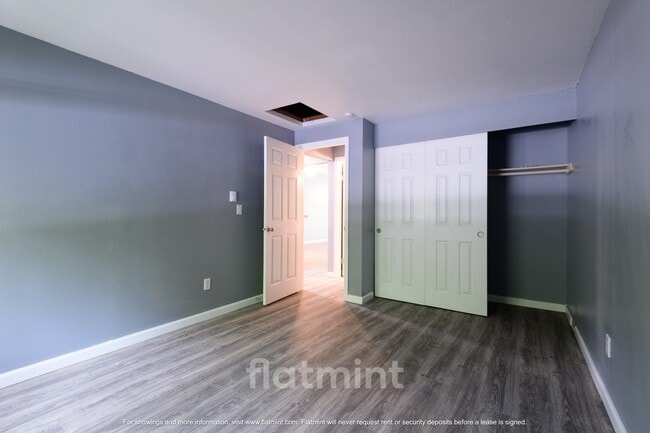 Building Photo - 12636 100th Ln NE