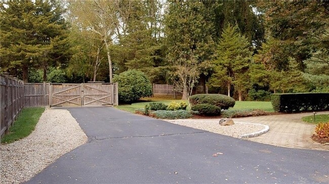 Building Photo - 48 St George Ct