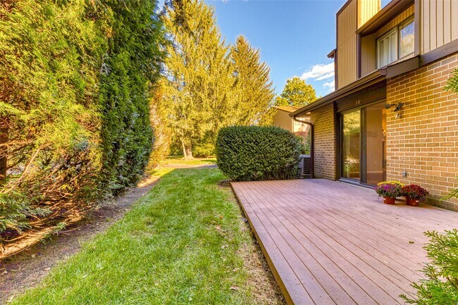 Building Photo - 39 Wimbledon Dr