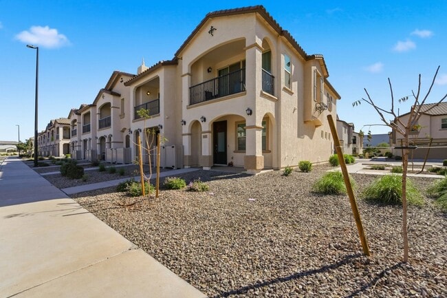 Building Photo - ** Like new Luxurious Modern townhome with 2 Master Suits in Warner Meadows**