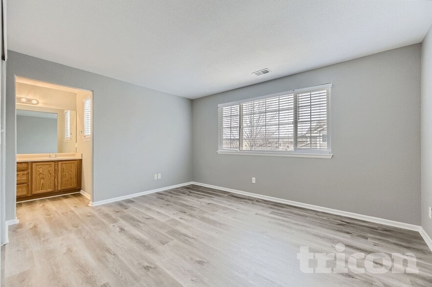 Building Photo - 12450 S Hollow Creek Ct