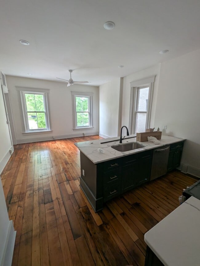 Building Photo - Beautifully Renovated, Elegant Apartments in Historic Covington