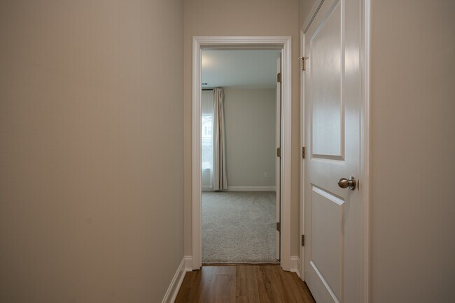 Building Photo - 106 Holland Dr