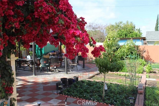 Building Photo - 1233 California Ave