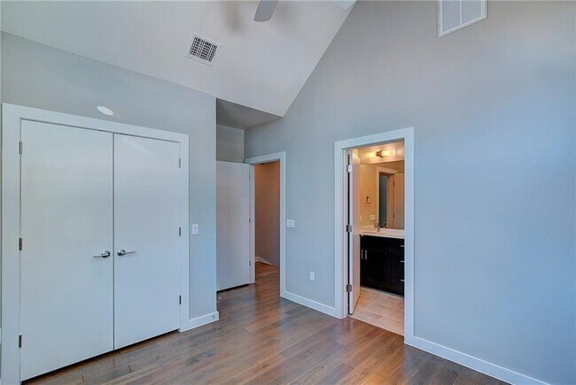 Building Photo - 3602 Clary Wy