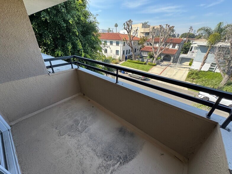 Building Photo - 1138 S Corning St