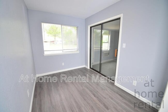 Building Photo - 3821 S 93rd E Ave