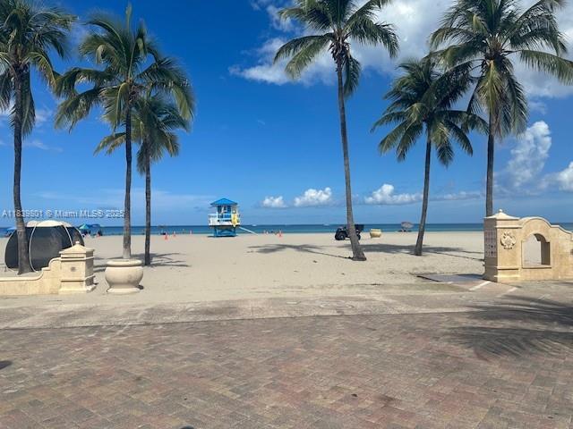 Building Photo - 320 S Surf Rd