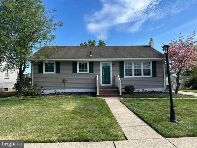 Building Photo - 114 Phillips Ave