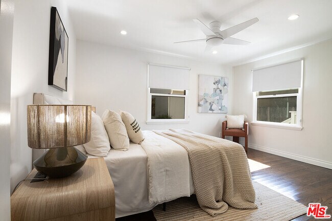 Building Photo - 326 N Vista St