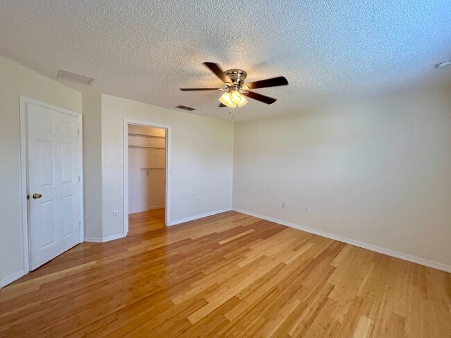 Building Photo - Beautiful 4 Bedroom Home in Maple Chase – Cypress Woods, Poinciana, FL