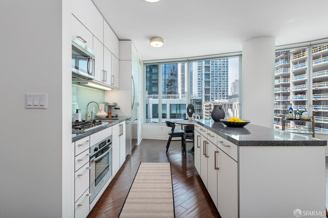 Building Photo - 301 Main St