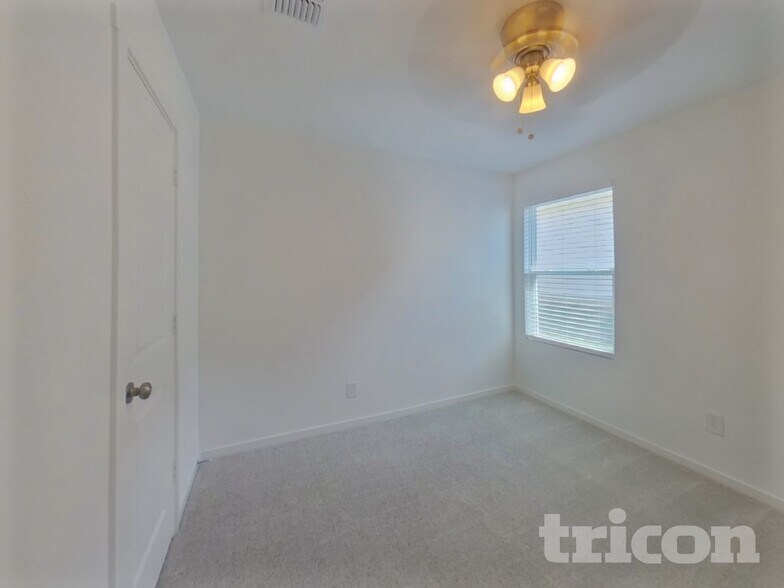 Building Photo - 10704 Dusty Rnch Rd