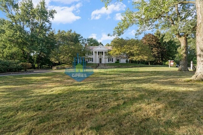 Building Photo - Elegant Fox Chapel 4-Bedroom, 3.5-Bath Home